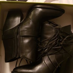 Gianni Bini booties